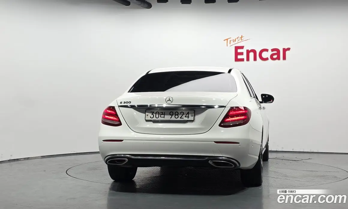 Mercedes-Benz E-Class 2017 2.0 автомат (гидро), фото 4