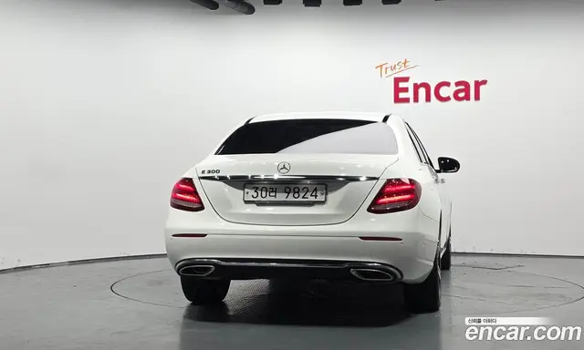 Mercedes-Benz E-Class 2017 2.0 автомат (гидро), миниатюра 4