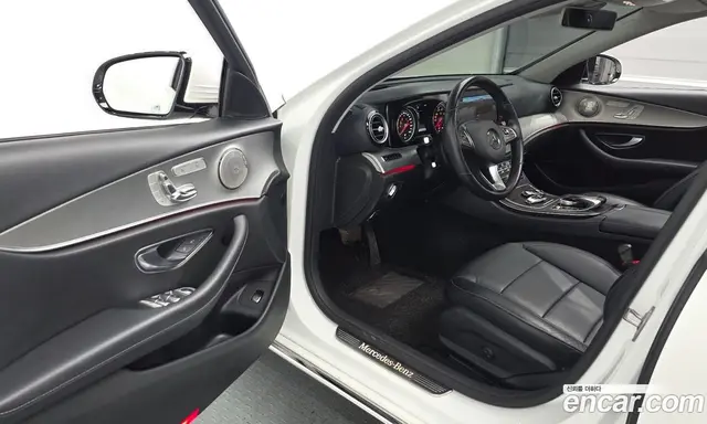Mercedes-Benz E-Class 2017 2.0 автомат (гидро), миниатюра 10