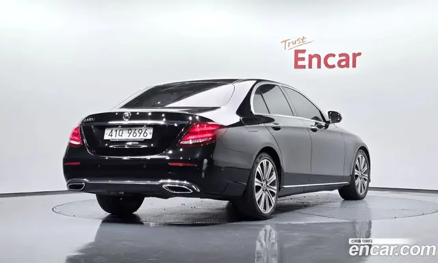 Mercedes-Benz E-Class, 2017, 123 876 км