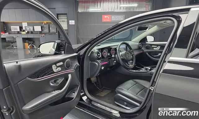 Mercedes-Benz E-Class 2017 1.9 автомат (гидро), миниатюра 12