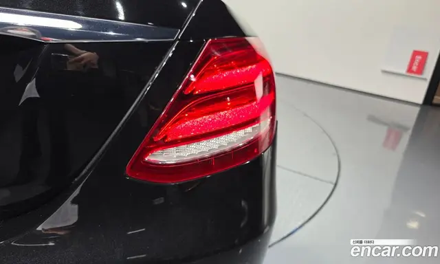 Mercedes-Benz E-Class 2017 1.9 автомат (гидро), миниатюра 8