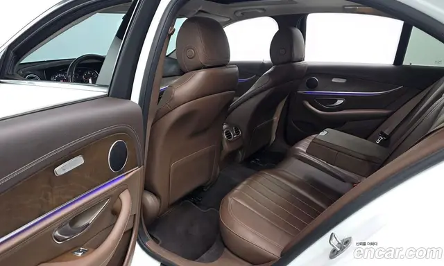 Mercedes-Benz E-Class 2019 1.9 автомат (гидро), миниатюра 11
