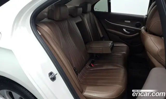 Mercedes-Benz E-Class 2019 1.9 автомат (гидро), миниатюра 12