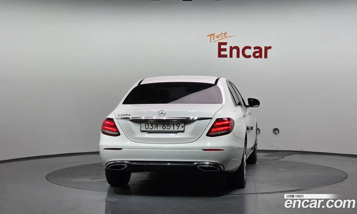 Mercedes-Benz E-Class 2019 1.9 автомат (гидро), фото 4
