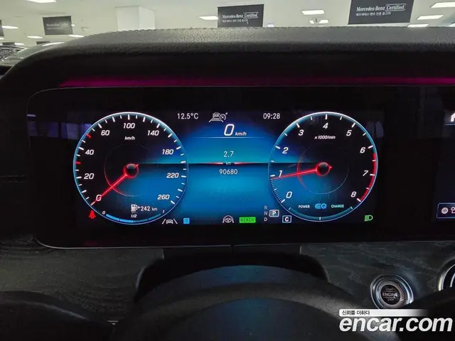 Mercedes-Benz E-Class 2021 2.0 автомат (гидро), миниатюра 8