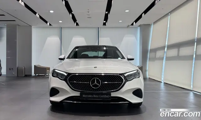 Mercedes-Benz E-Class 2025 2.0 автомат (гидро), миниатюра 3