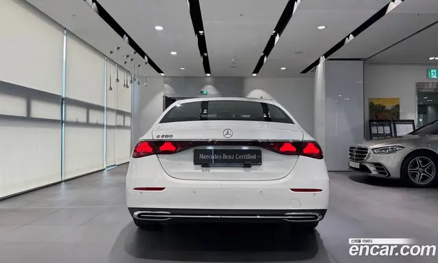 Mercedes-Benz E-Class 2025 2.0 автомат (гидро), миниатюра 4