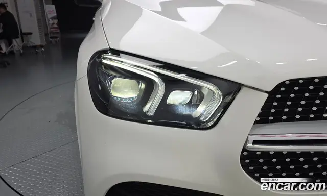 Mercedes-Benz GLE-Class 2023 2.9 автомат (гидро), миниатюра 8