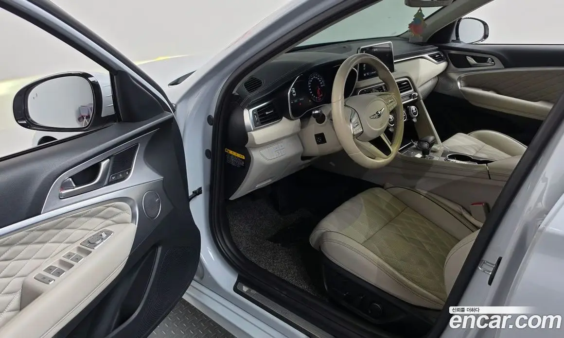 Genesis G70 2019 2.0 автомат (гидро), фото 13 Genesis G70 2019 2.0 автомат (гидро), фото 13