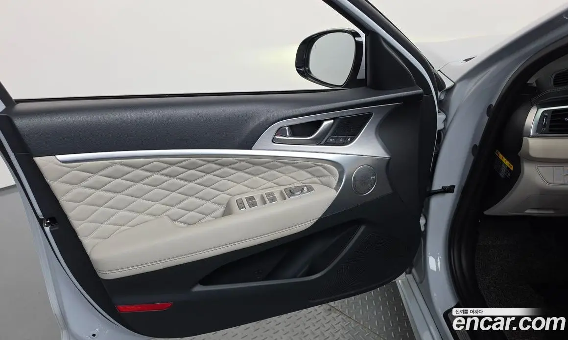 Genesis G70 2019 2.0 автомат (гидро), фото 14 Genesis G70 2019 2.0 автомат (гидро), фото 14