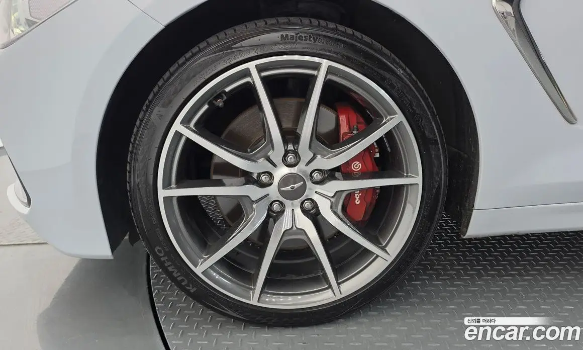 Genesis G70 2019 2.0 автомат (гидро), фото 5 Genesis G70 2019 2.0 автомат (гидро), фото 5