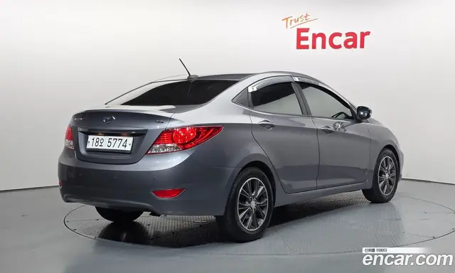 Hyundai Accent 2013 1.6 автомат (гидро), миниатюра 2
