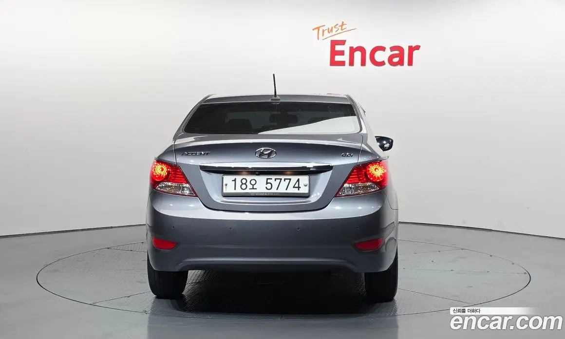Hyundai Accent 2013 1.6 автомат (гидро), фото 4