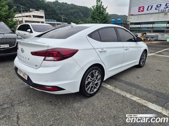 Hyundai Avante 2019 1.6 автомат (гидро), миниатюра 2