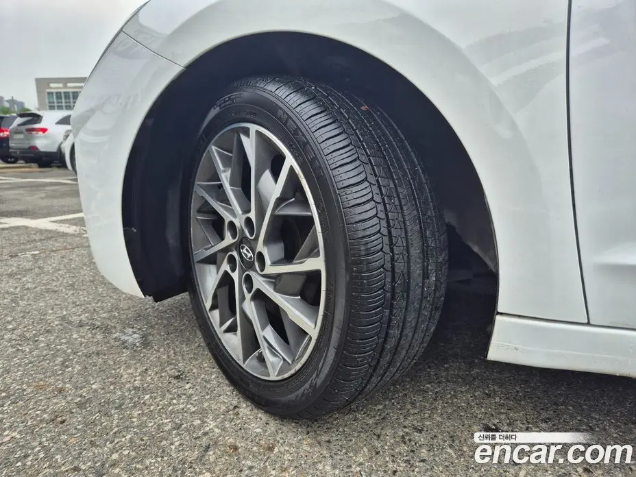 Hyundai Avante 2019 1.6 автомат (гидро), фото 19