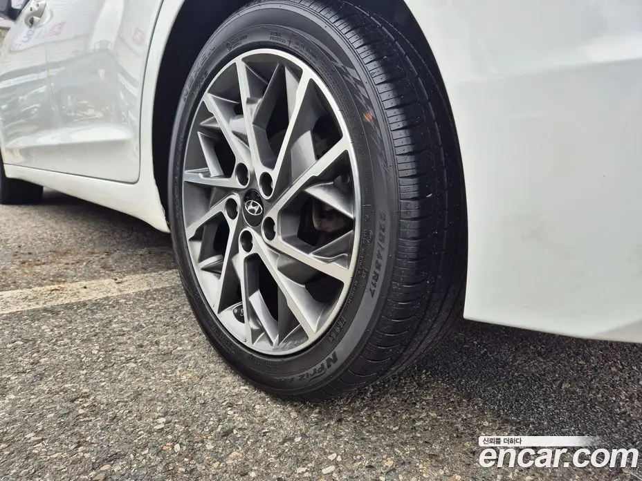 Hyundai Avante 2019 1.6 автомат (гидро), фото 20