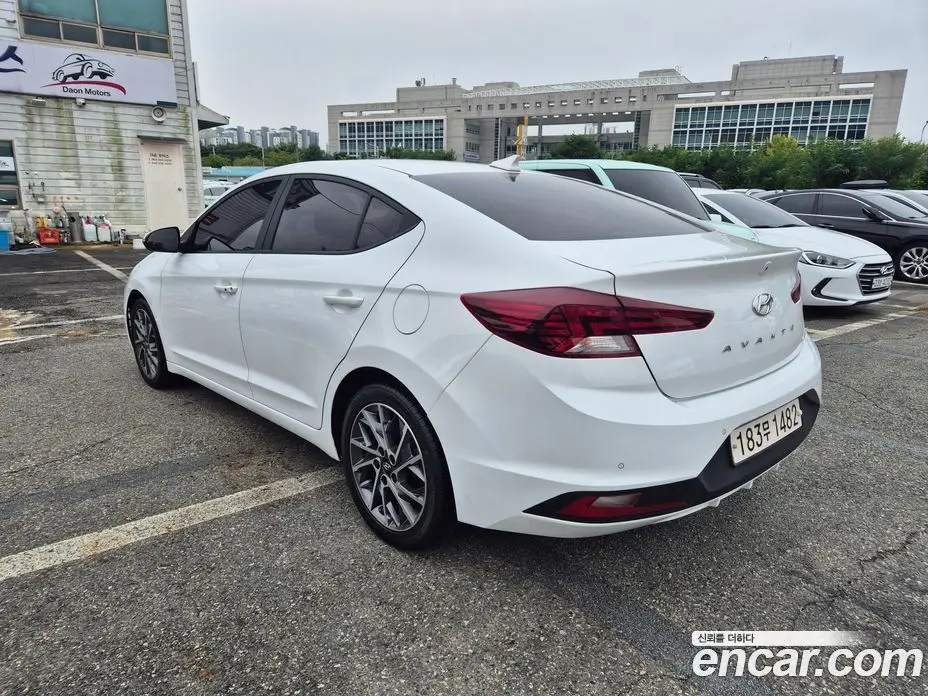 Hyundai Avante 2019 1.6 автомат (гидро), фото 3