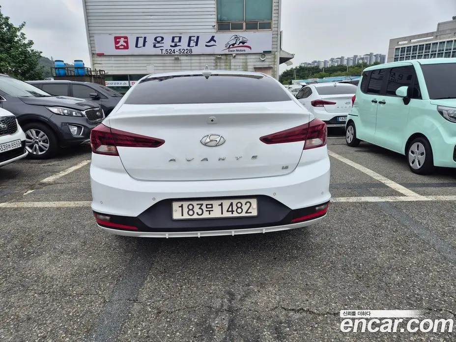 Hyundai Avante 2019 1.6 автомат (гидро), фото 4
