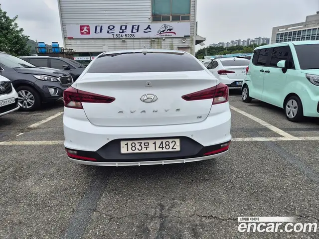 Hyundai Avante 2019 1.6 автомат (гидро), миниатюра 4