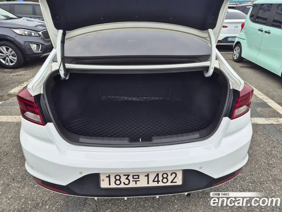 Hyundai Avante 2019 1.6 автомат (гидро), фото 5