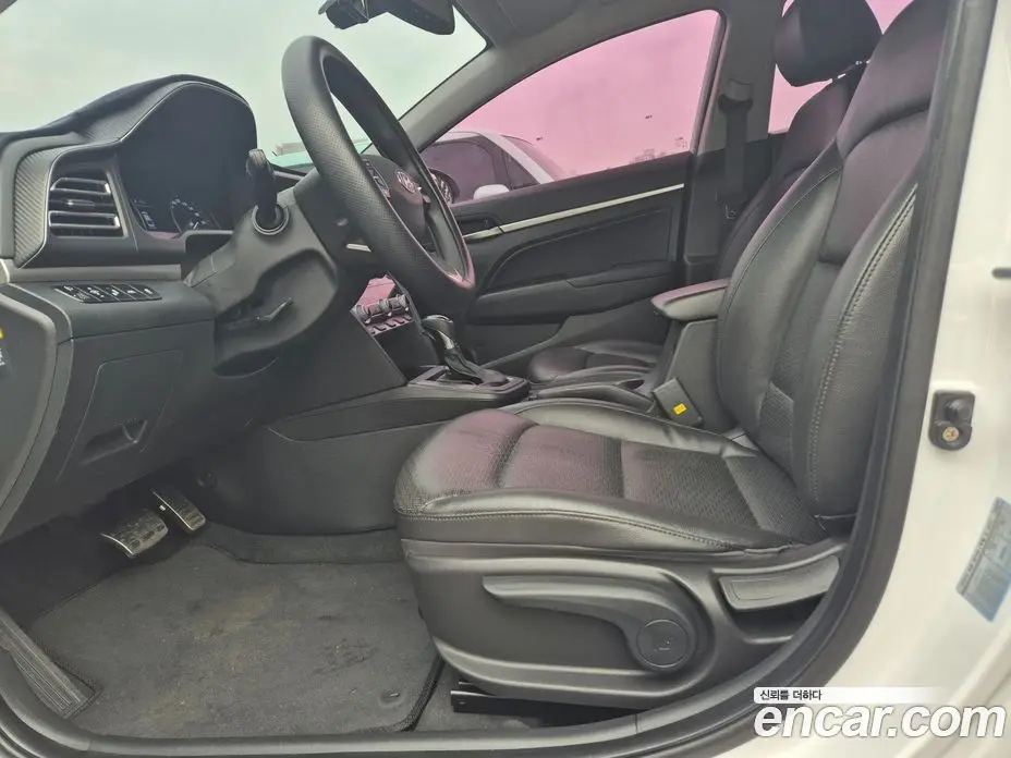 Hyundai Avante 2019 1.6 автомат (гидро), фото 10