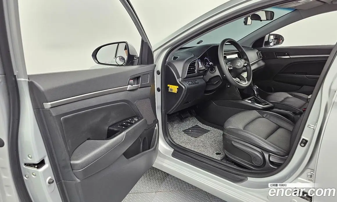 Hyundai Avante 2019 1.6 автомат (гидро), фото 13