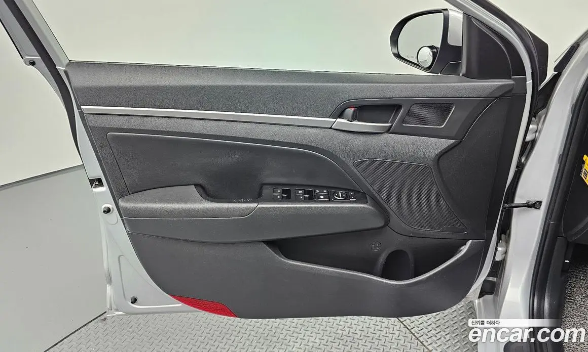 Hyundai Avante 2019 1.6 автомат (гидро), фото 14