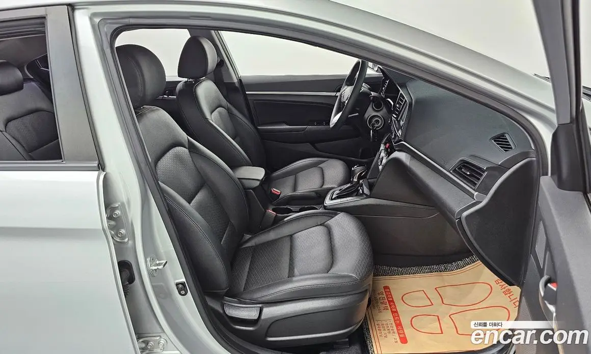 Hyundai Avante 2019 1.6 автомат (гидро), фото 16