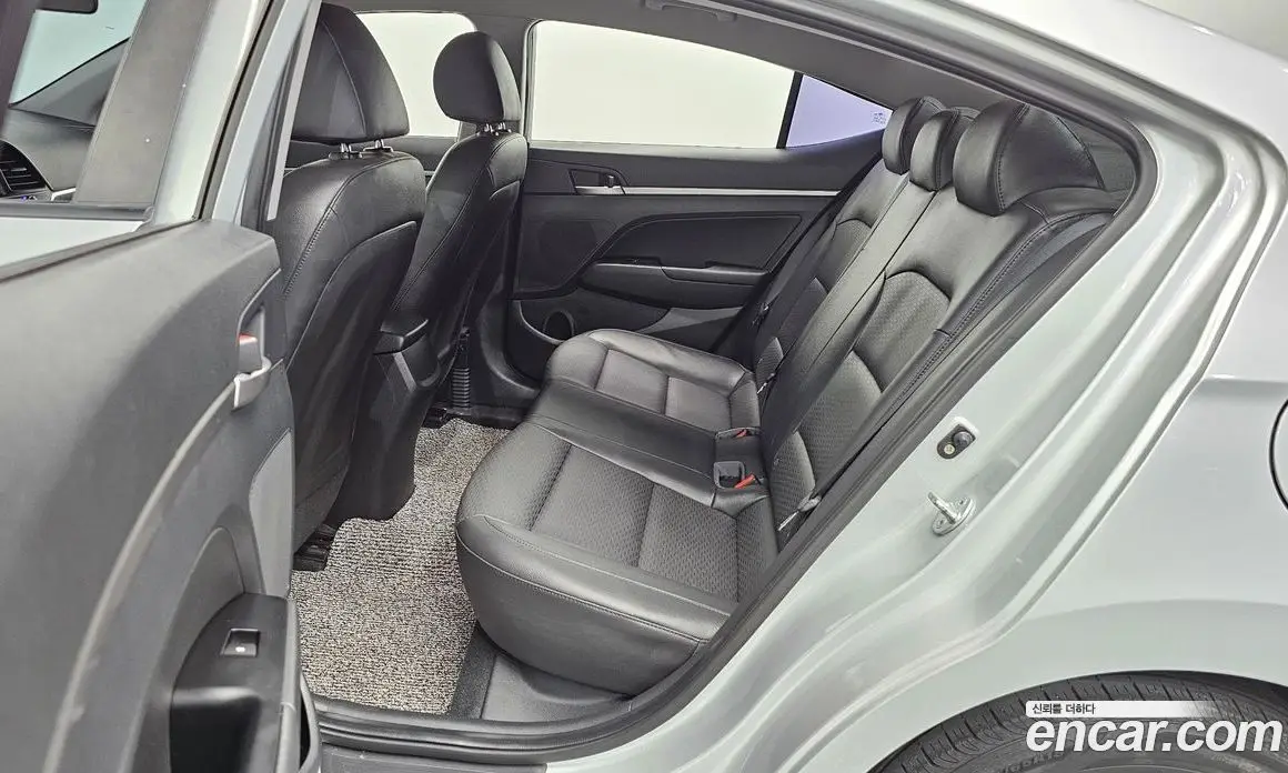 Hyundai Avante 2019 1.6 автомат (гидро), фото 17