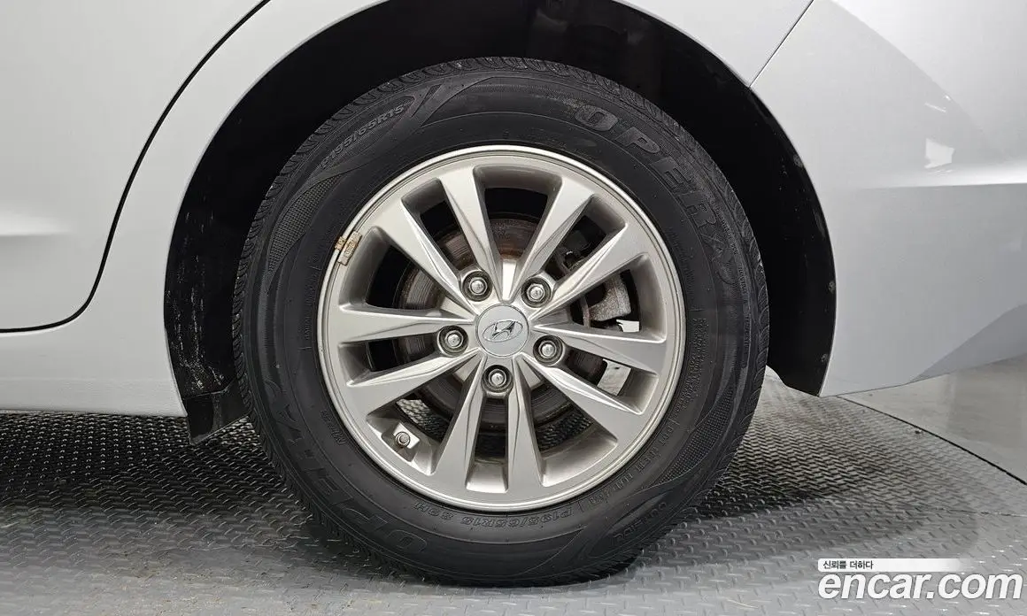 Hyundai Avante 2019 1.6 автомат (гидро), фото 7