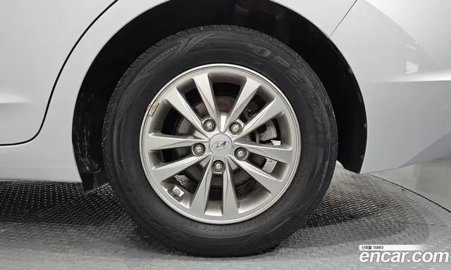 Hyundai Avante 2019 1.6 автомат (гидро), миниатюра 7