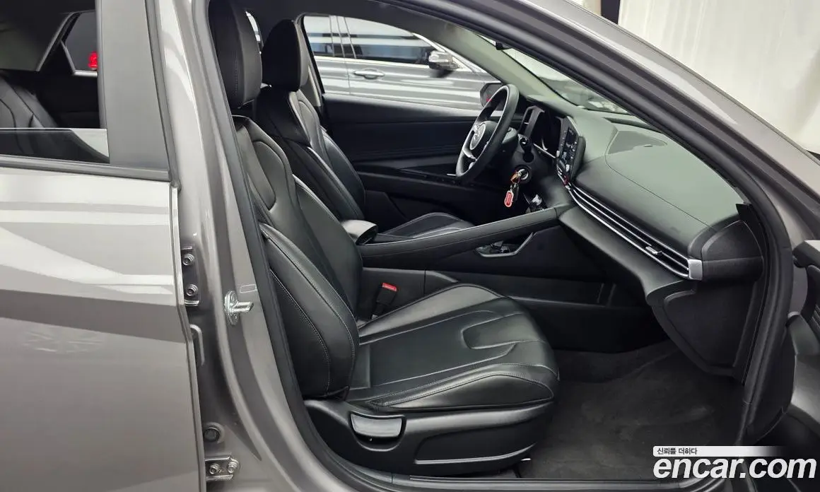 Hyundai Avante 2021 1.6 автомат (гидро), фото 17