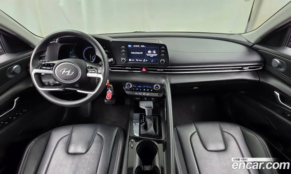 Hyundai Avante 2021 1.6 автомат (гидро), фото 10