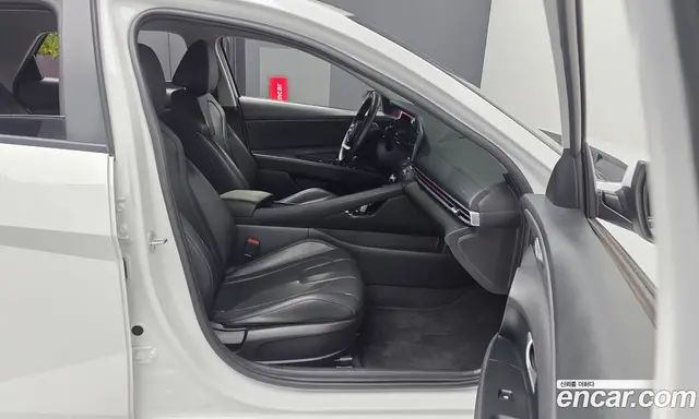 Hyundai Avante 2023 1.6 автомат (гидро), миниатюра 11