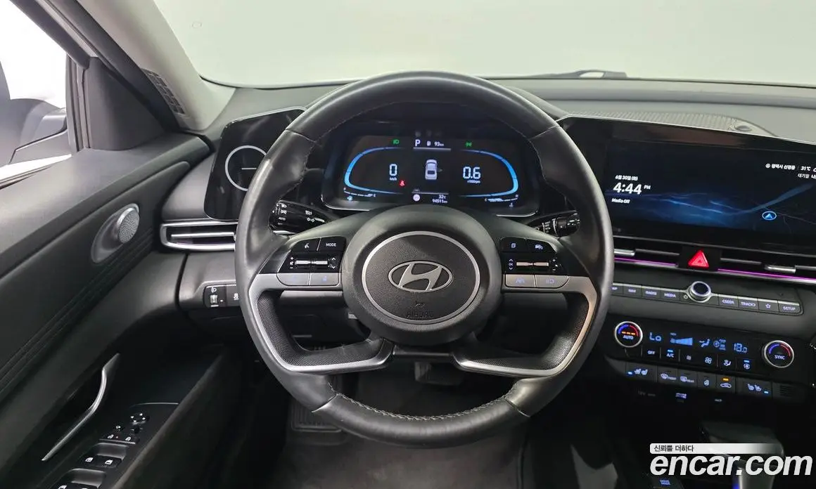 Hyundai Avante 2023 1.6 автомат (гидро), фото 13