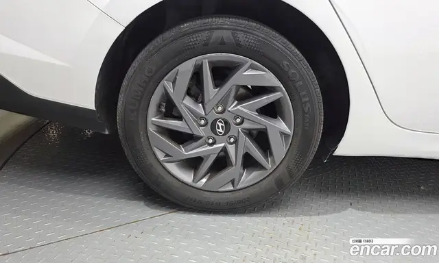 Hyundai Avante 2023 1.6 автомат (гидро), миниатюра 5