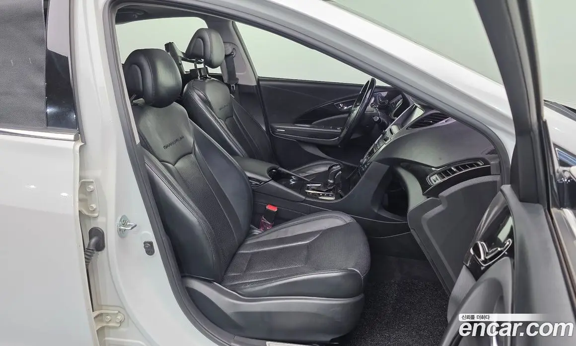 Hyundai Grandeur 2013 3.0 автомат (гидро), фото 11