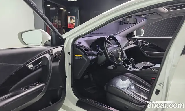 Hyundai Grandeur 2013 3.0 автомат (гидро), миниатюра 10