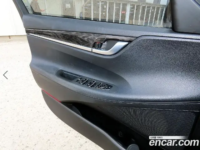 Hyundai Grandeur 2016 2.4 автомат (гидро), миниатюра 11