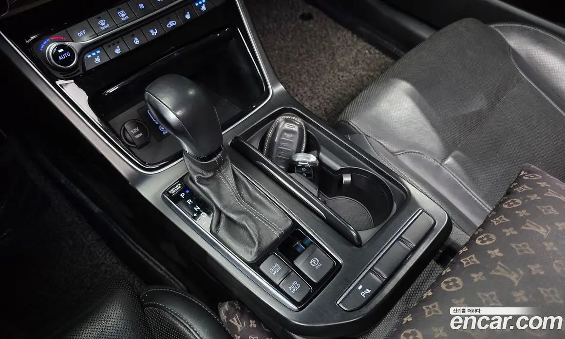 Hyundai Grandeur 2017 2.4 автомат (гидро), фото 12