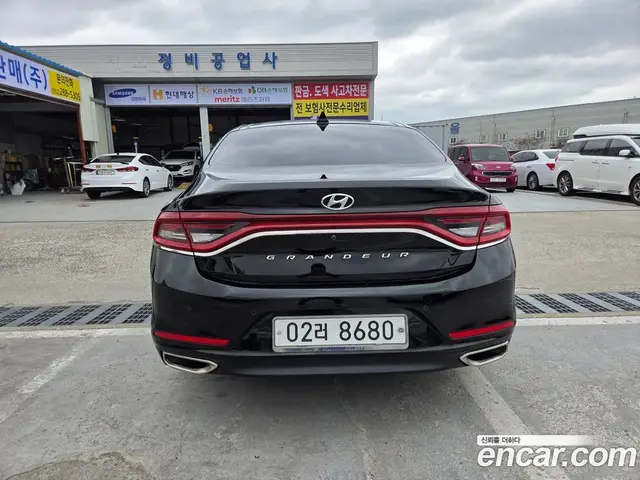 Hyundai Grandeur 2017 2.4 автомат (гидро), миниатюра 2 Hyundai Grandeur 2017 2.4 автомат (гидро), миниатюра 2
