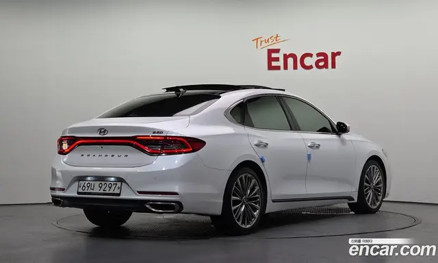 Hyundai Grandeur 2017 2.2 автомат (гидро), миниатюра 2