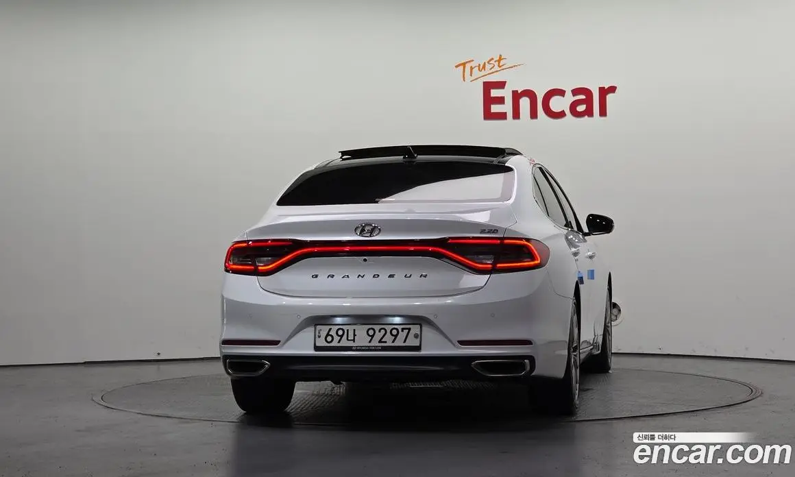 Hyundai Grandeur 2017 2.2 автомат (гидро), фото 4