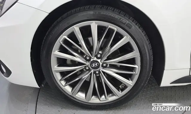 Hyundai Grandeur 2017 2.2 автомат (гидро), миниатюра 5