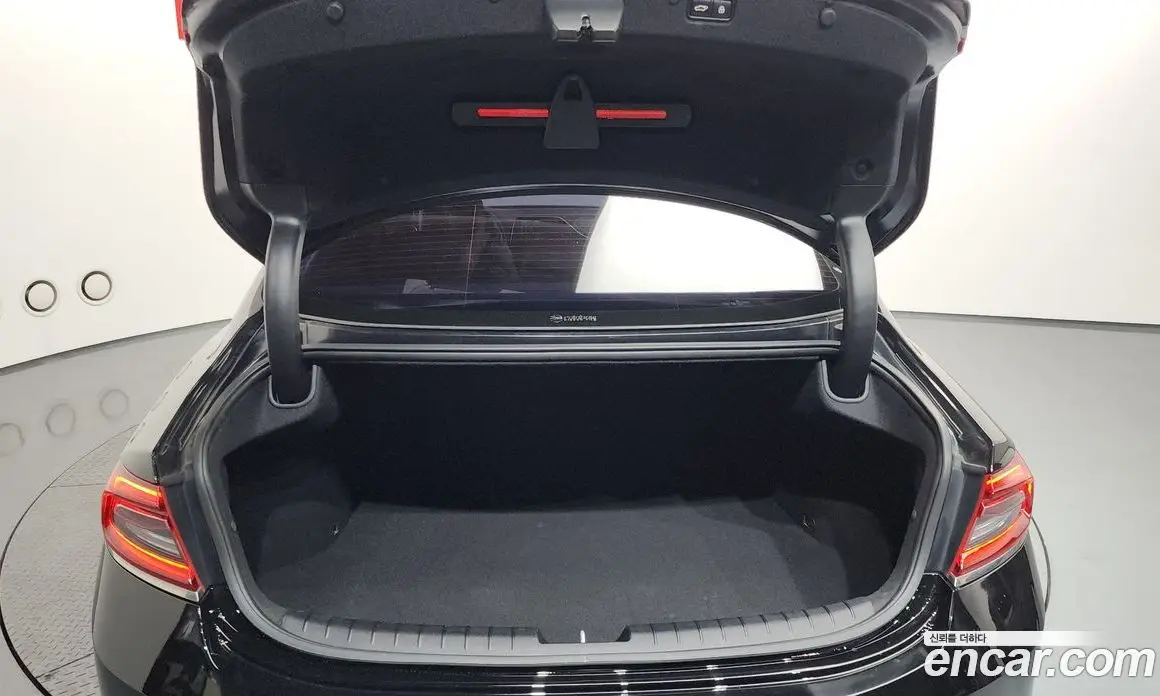 Hyundai Grandeur 2018 3.3 автомат (гидро), фото 16