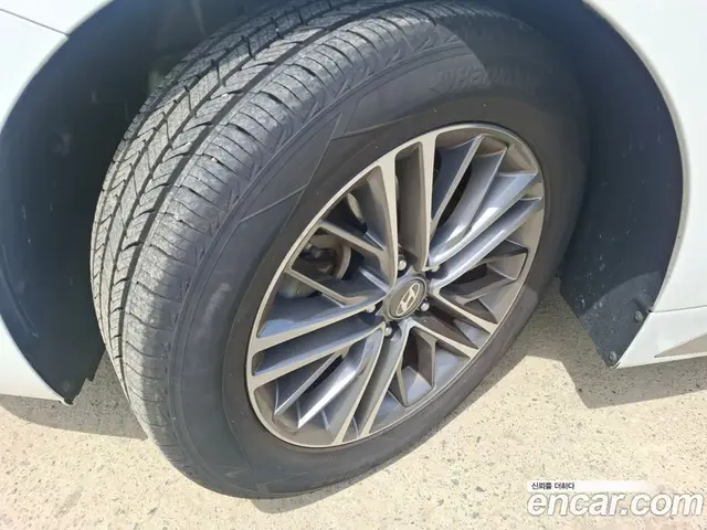 Hyundai Grandeur 2019 2.4 автомат (гидро), миниатюра 8