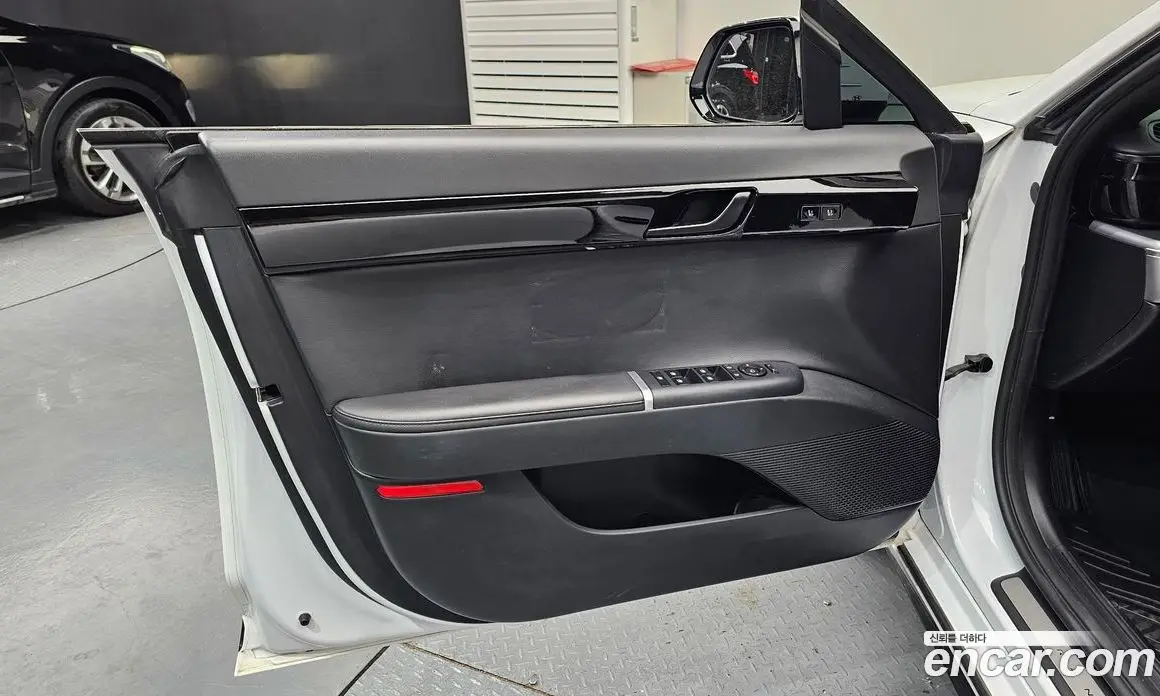 Hyundai Grandeur 2023 3.5 автомат (гидро), фото 14