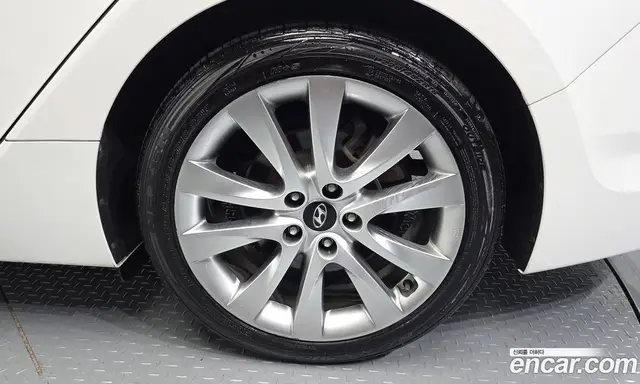 Hyundai i40 2013 2.0 автомат (гидро), миниатюра 5