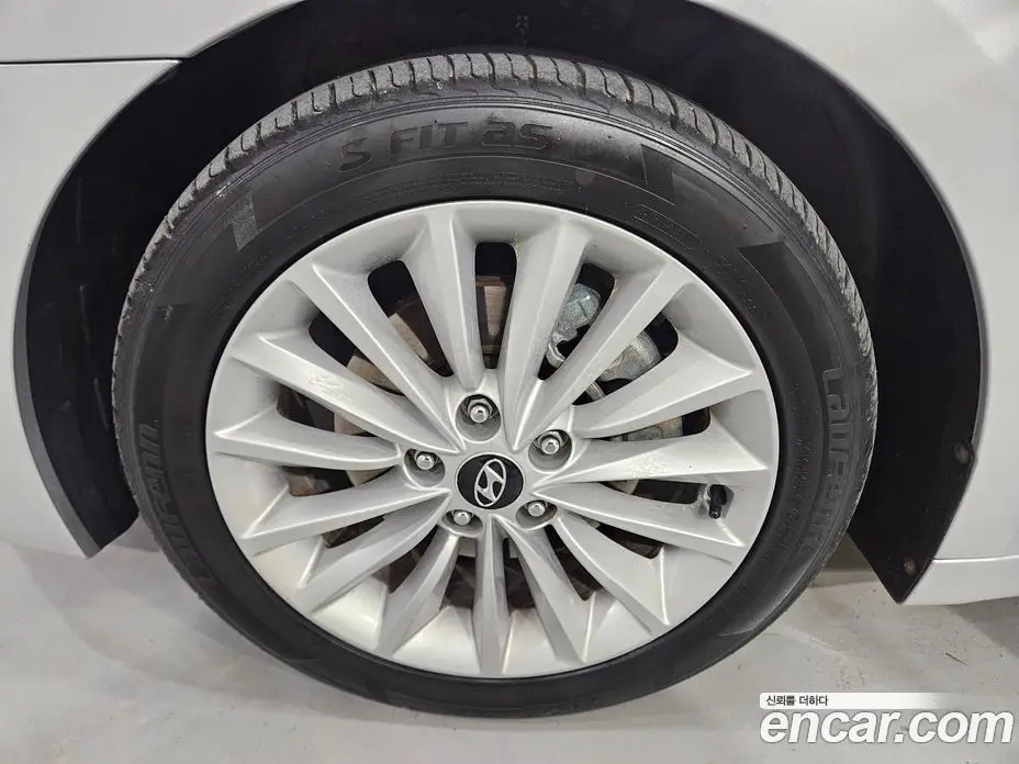 Hyundai i40 2013 1.7 автомат (гидро), фото 7 Hyundai i40 2013 1.7 автомат (гидро), фото 7
